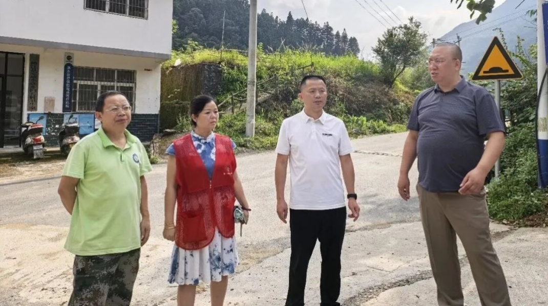 潘建波开展第二季度巡林工作